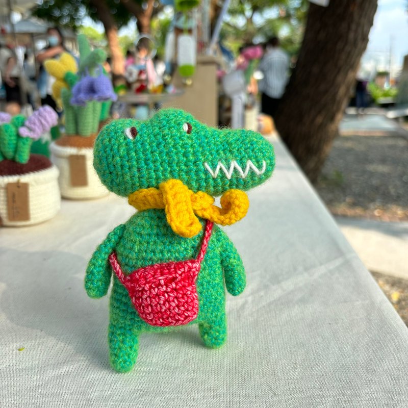 旅行小鱷魚鉤織玩偶 - 公仔/玩偶 - 其他材質