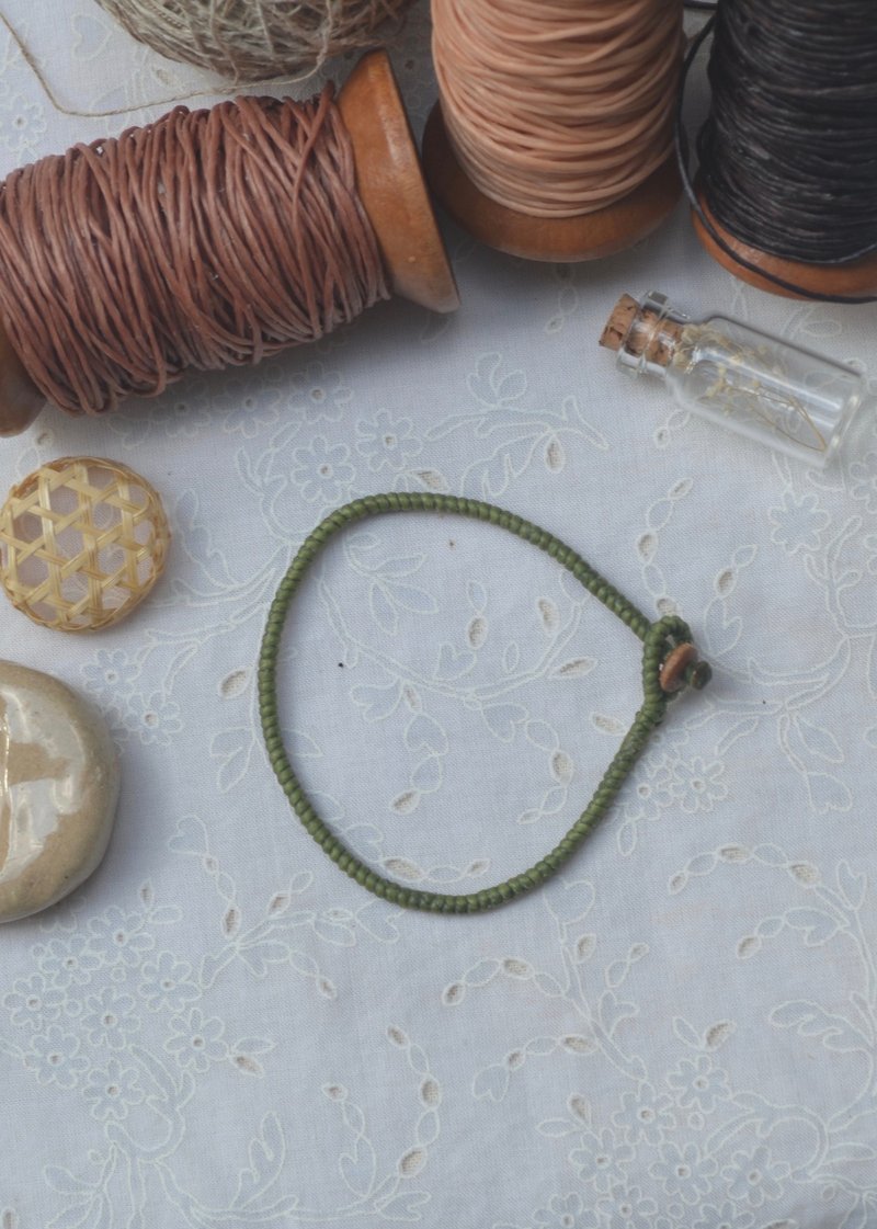 plain bracelet in green