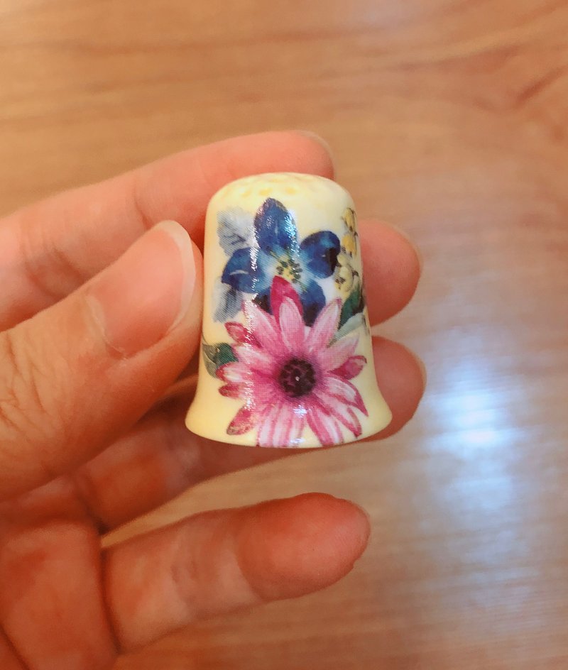 [Sold] British Antique Thimble Collection Flower Series C - Items for Display - Porcelain 