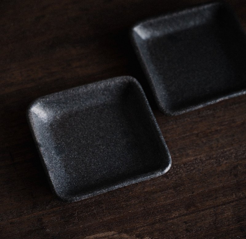 方淺碟  塵星 - 碟子/醬料碟/醬油碟 - 陶