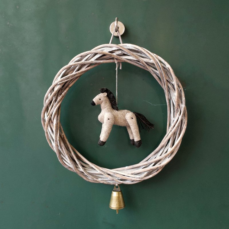 立體手縫偶掛飾 / 灰馬鈴鐺花圈 #66 - 徽章/別針 - 繡線 灰色