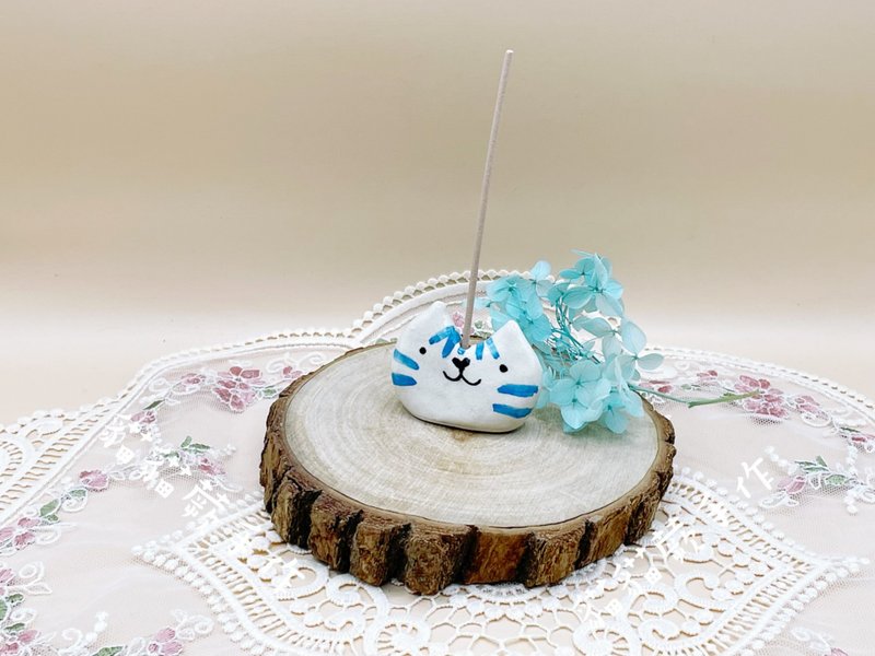 水藍色條紋貓貓 線香座  薰香  療癒小物  瓷貓 多用途陶器  貓貓 - 香氛/精油/擴香 - 瓷 藍色