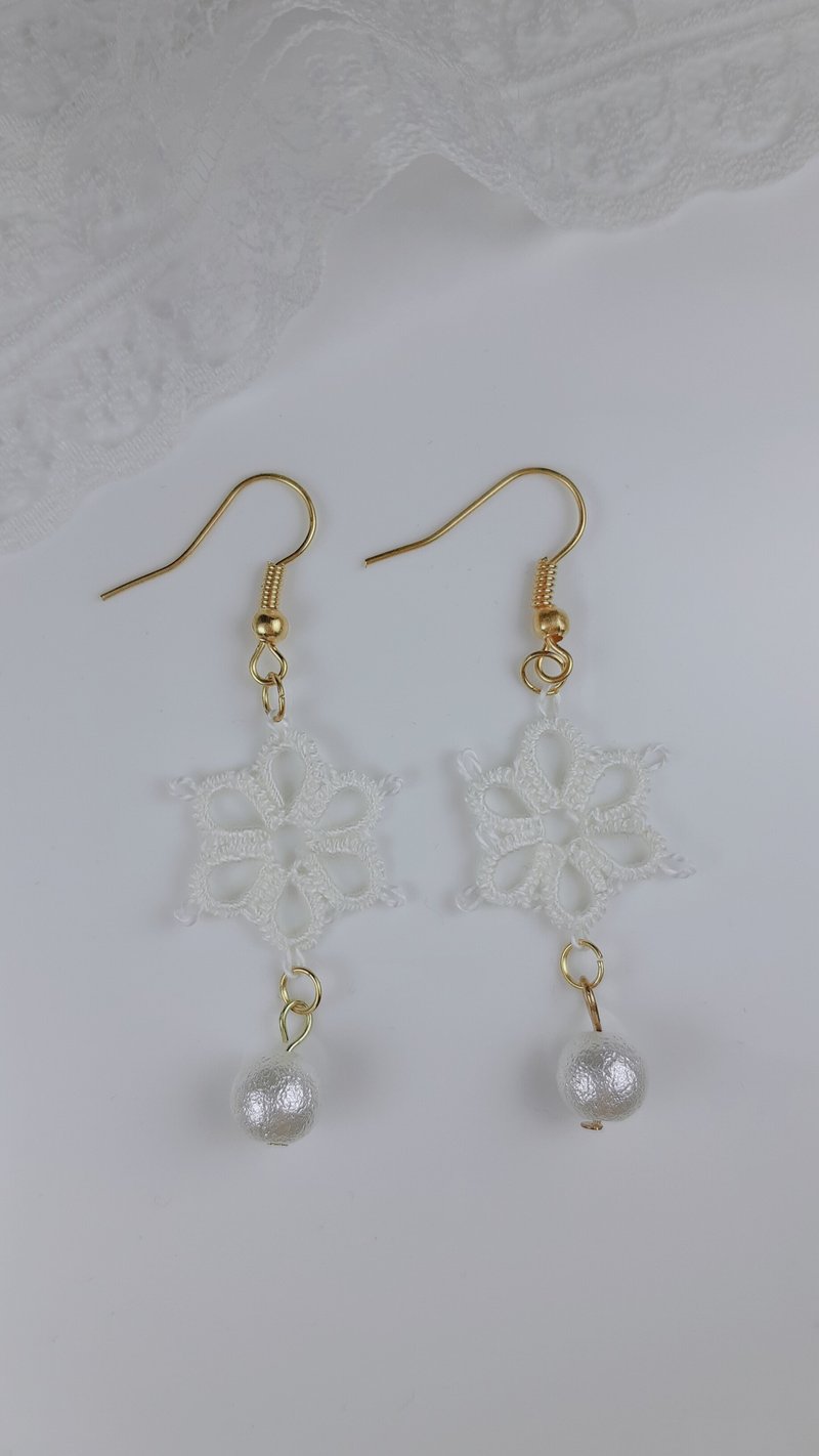 【Littlest Things】 Tatting a Little Thing 系列白色雪花耳環