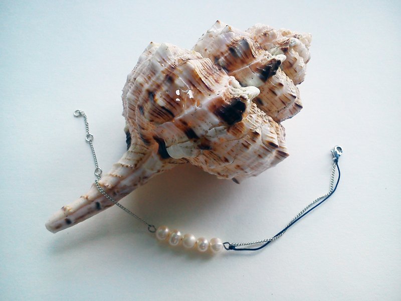 Sea Breeze series design their own freshwater pearl bracelet
