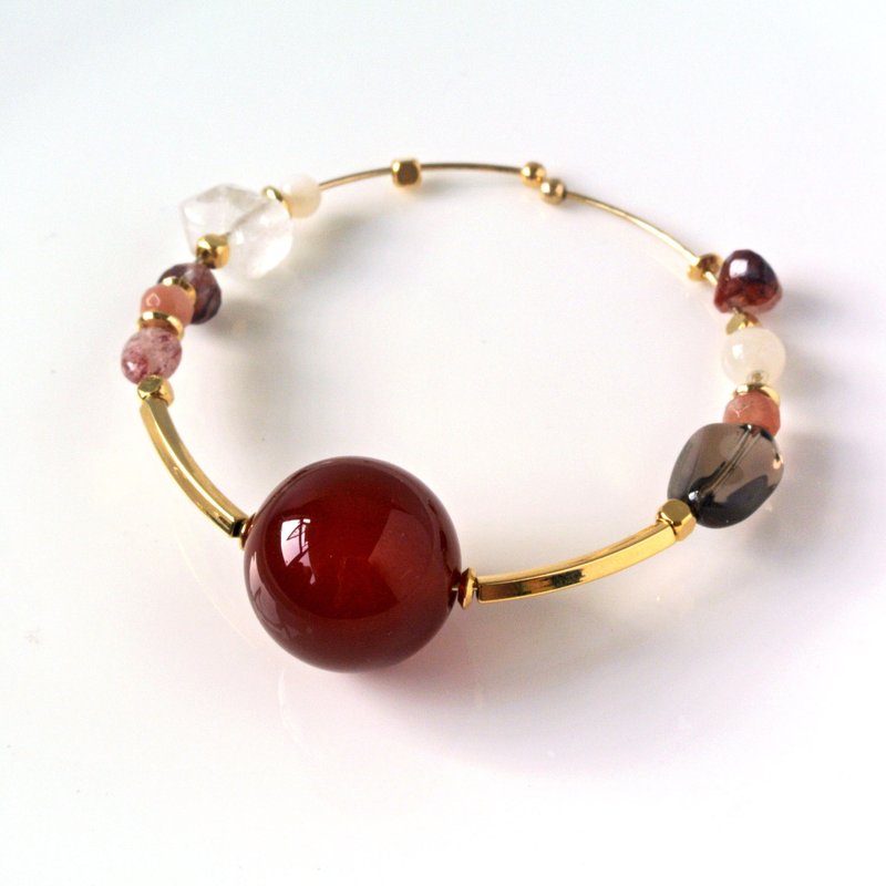 Retro system. Red agate semi-precious stones bracelet