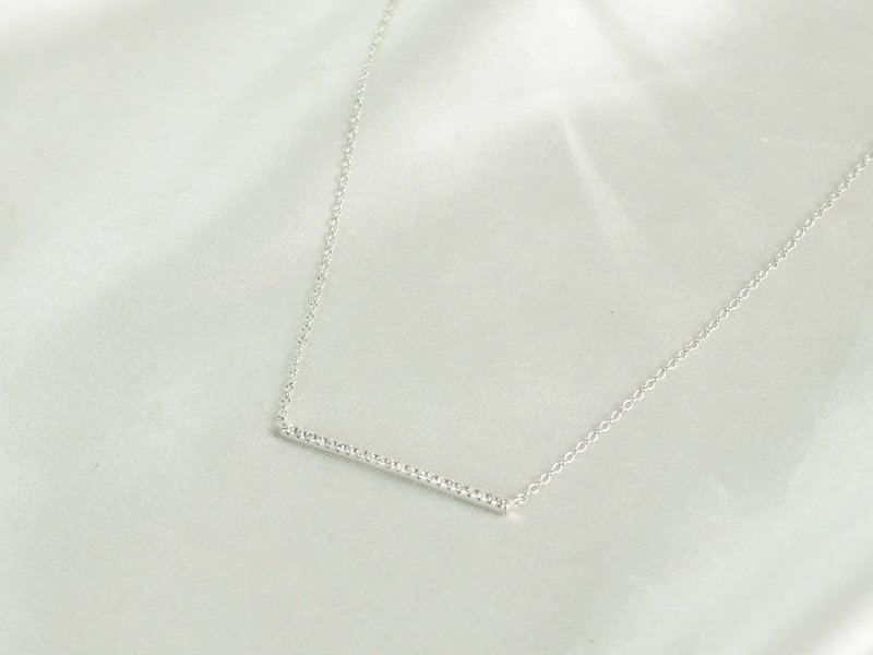 || Don't look down Don't be frustrated || 925 sterling silver short-line simple row diamond clavicle necklace