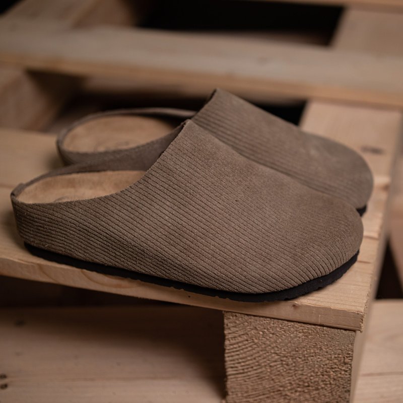 勃肯拖鞋_真皮 燈芯絨 米褐 corduroy 35-45碼 室內室外皆可 情侶 - 拖鞋 - 真皮 卡其色