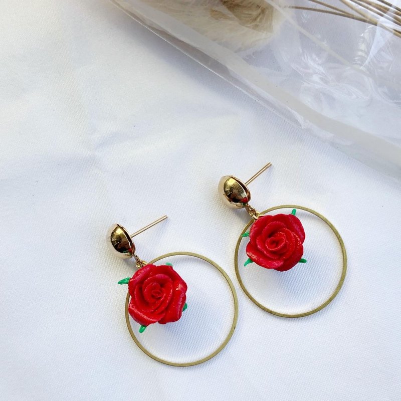 Little rose earrings
