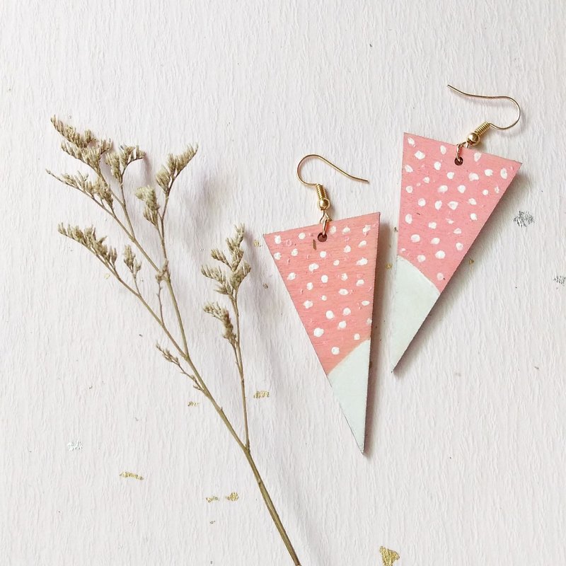 Strawberry ice cream hand-painted acrylic earrings can be changed ear clip