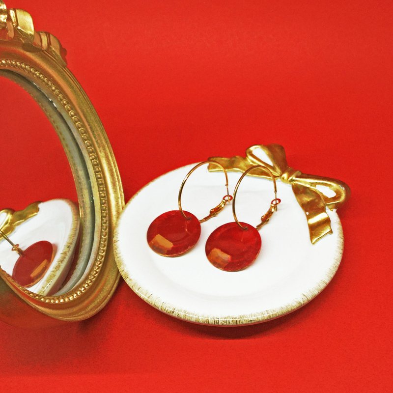 Mirror Mirror of Time - fingertip red (ear pin earrings / large) hand painted / Geometry / circle