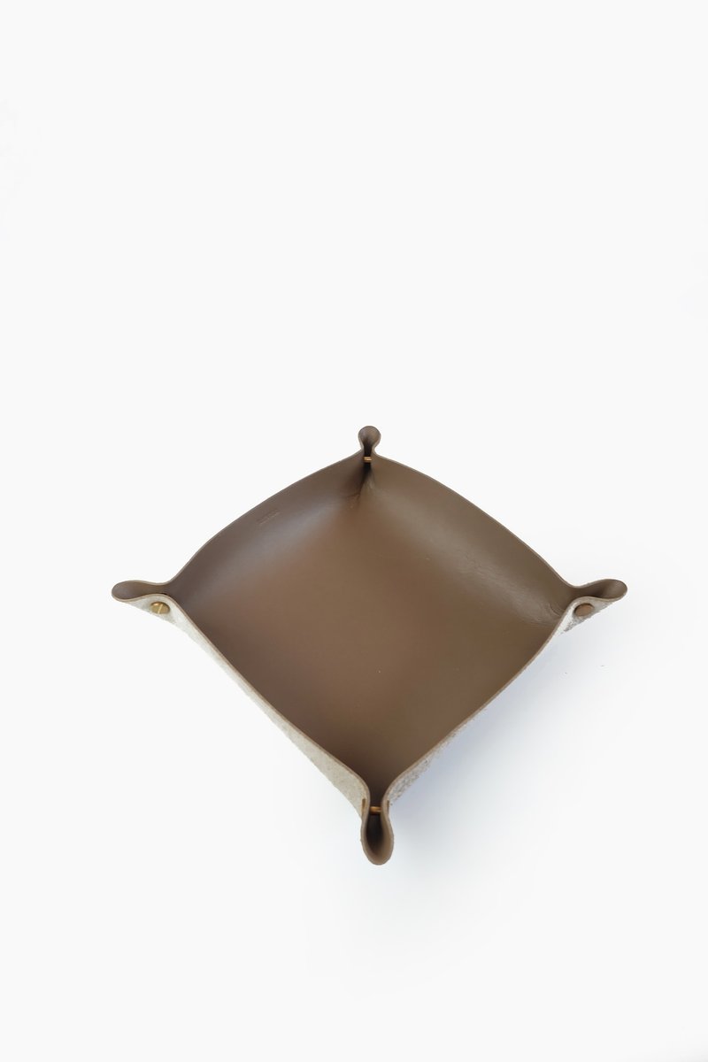 Alfred Valet Tray in Taupe, Large