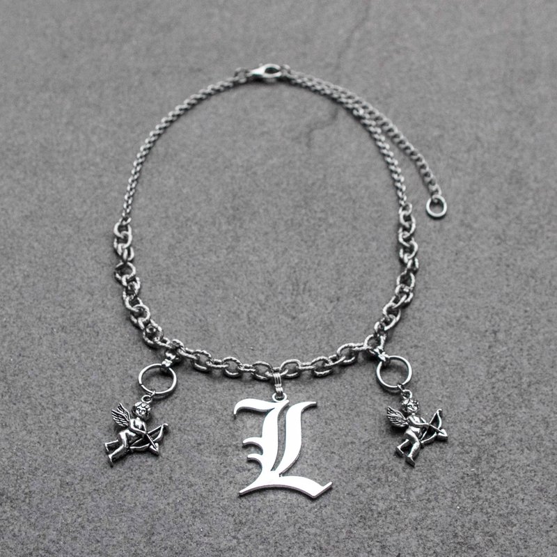Goethe L letter necklace