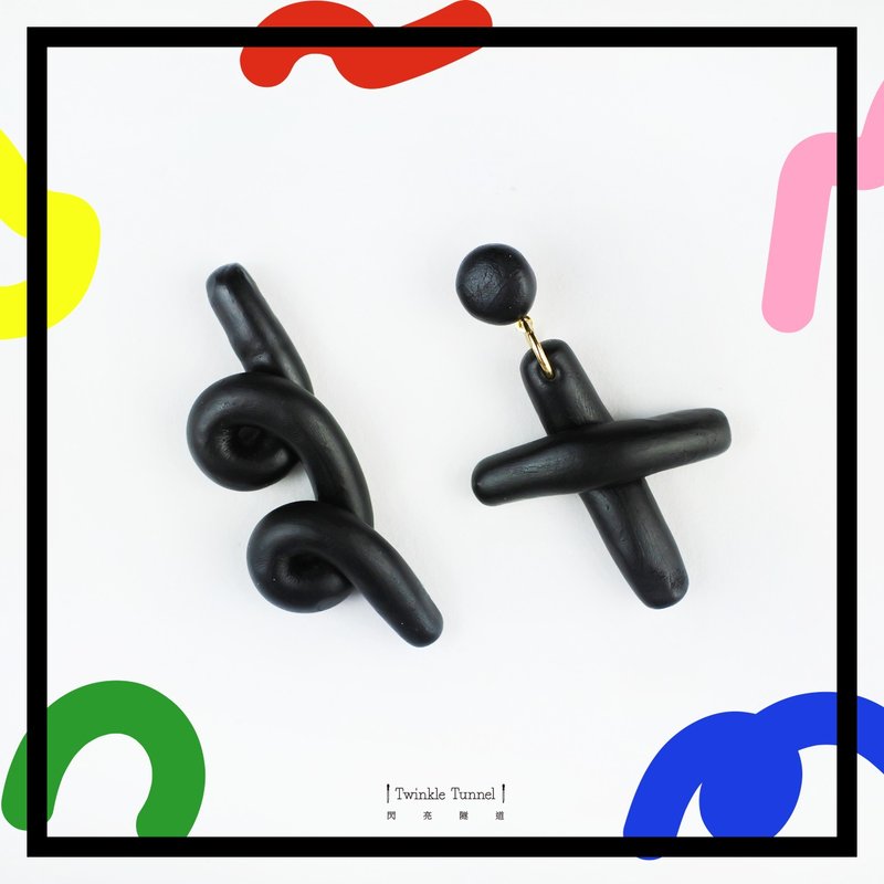 Black pigment earrings