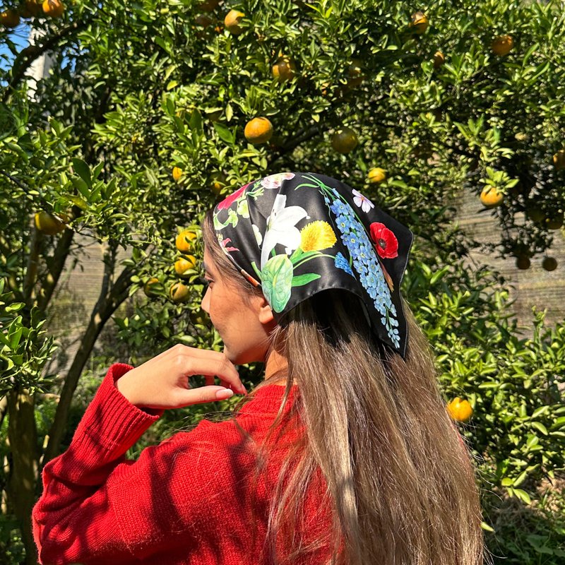 Scarf : ttq floral scarf : midnight - 絲巾 - 絲.絹 黑色