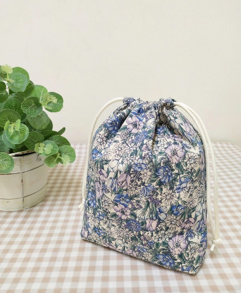 集福系列立體束口袋/旅行收納袋/萬用防塵袋/浪漫雛菊款 - 束口袋/束口背包/水桶包 - 棉.麻 藍色