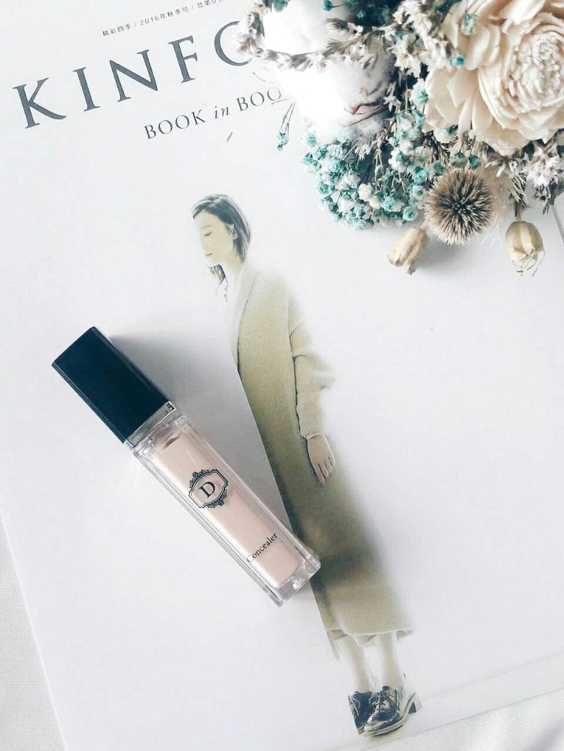 Lightly printed nude muscle concealer honey