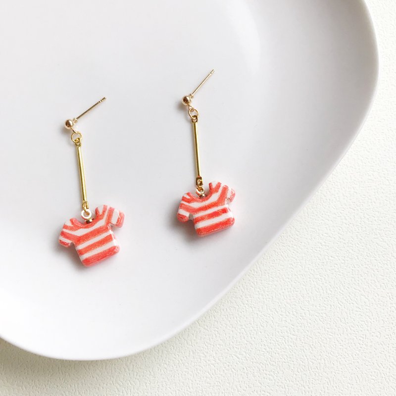 Cute little clothes - hand made / hand-painted earrings