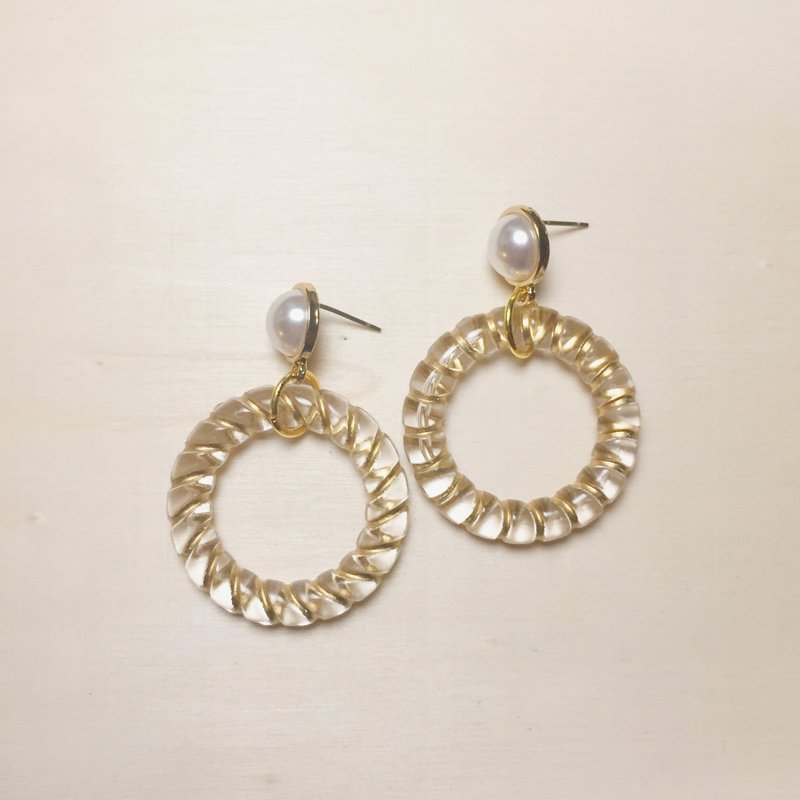 Vintage transparent spiral gold big round earrings