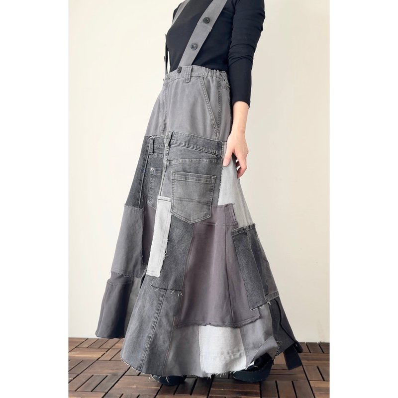 グレーの深みを重ねたアップサイクルジャンパースカート リメイクデニム デニムリメイク - 吊帶褲/連身褲 - 棉.麻