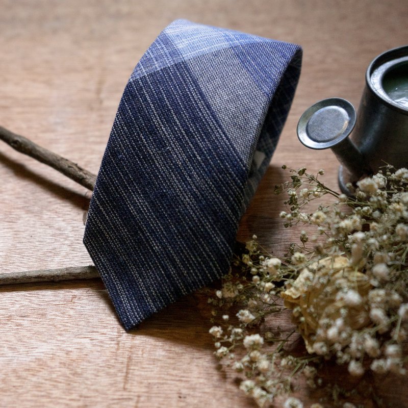 CAVEMAN Accessories - Linen Navy Checks