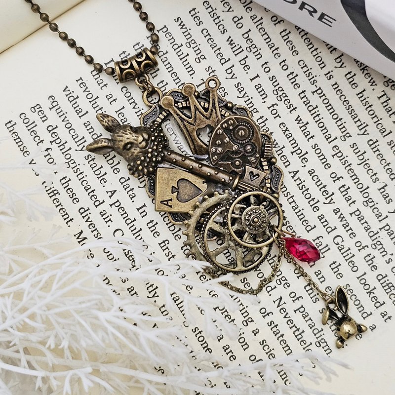 Alice in Wonderland x Vintage Necklace / Mr. Rabbit x Pocket Watch x Clock