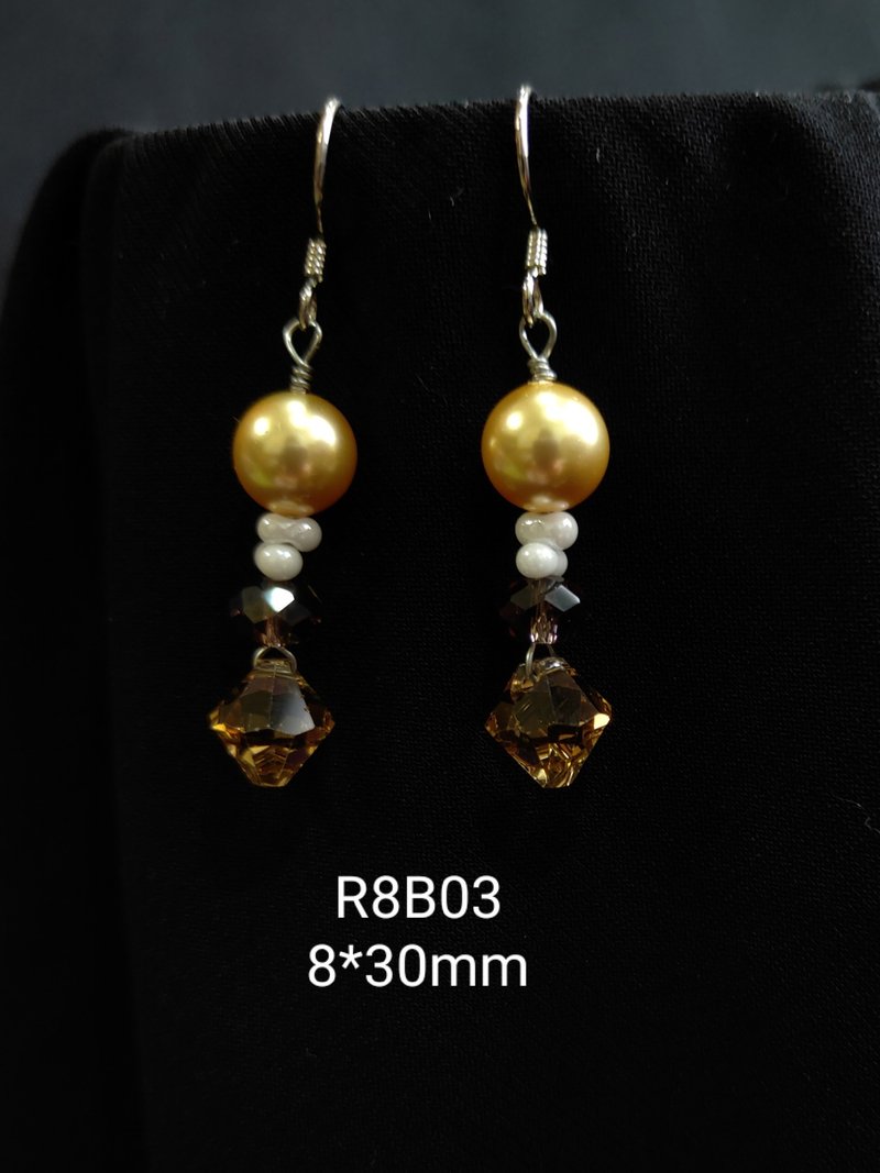 *I am designing*R8B03 Swarovski Crystal. Pearl Earrings