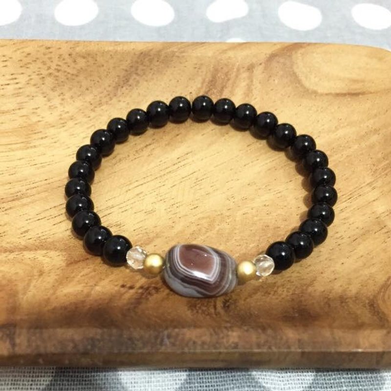Simple & Chic Onyx Bracelet