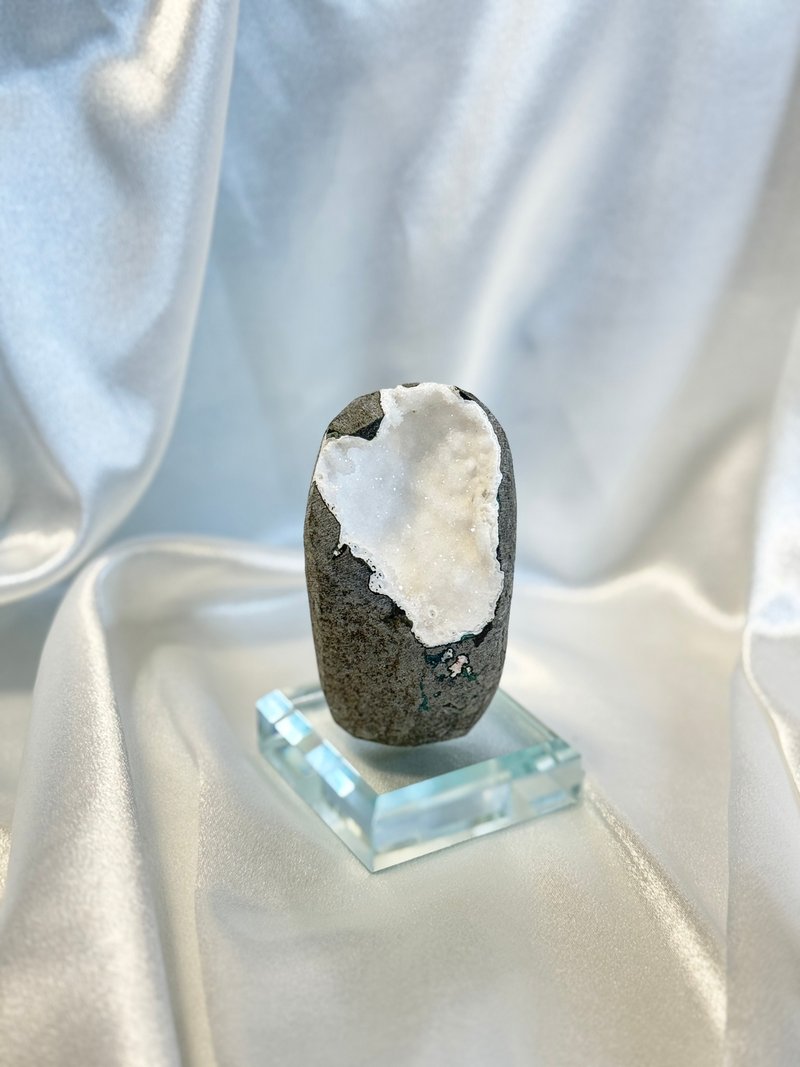 巴西 異象白水晶洞 原石擺件 - 擺飾/家飾品 - 水晶 白色