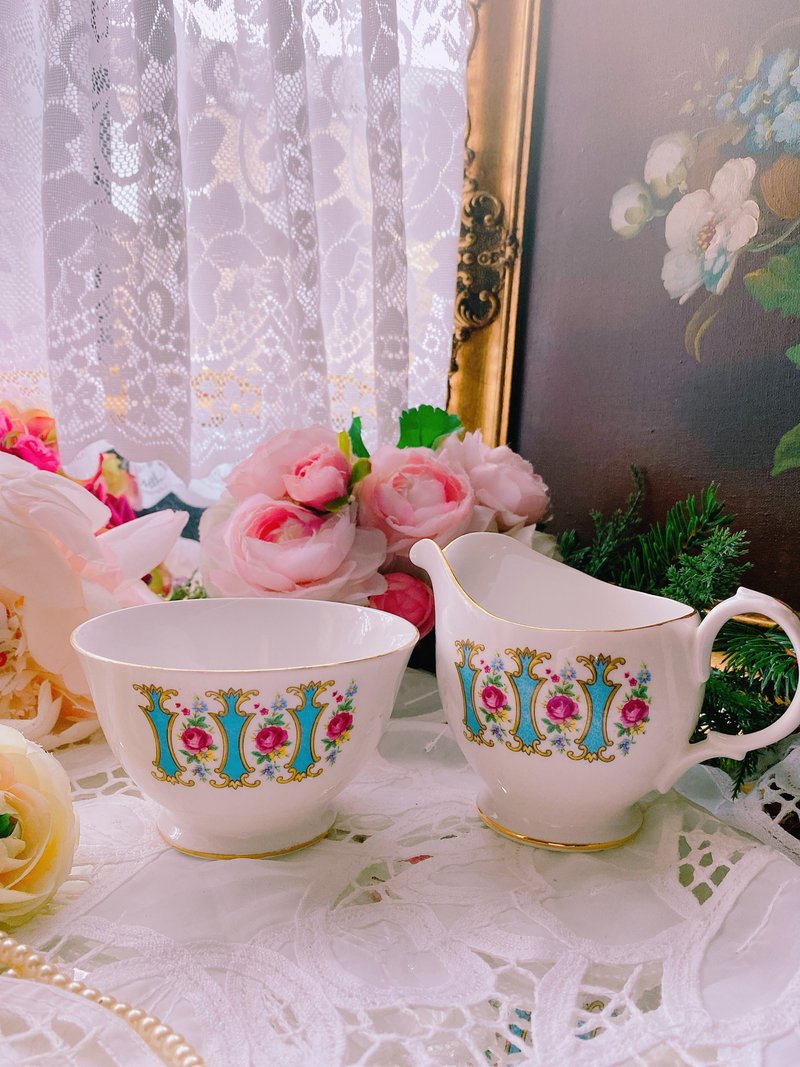 1950年英國骨瓷粉紅玫瑰花束奶壺糖碗庫存品 - 茶壺/茶杯/茶具 - 瓷 藍色
