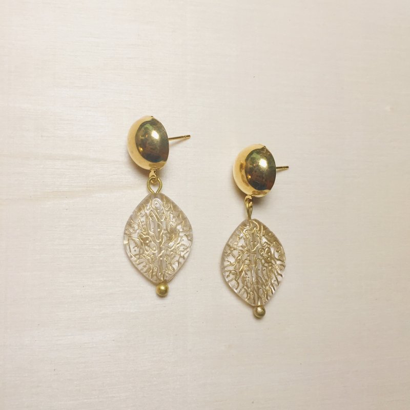 Vintage transparent leaf carved earrings