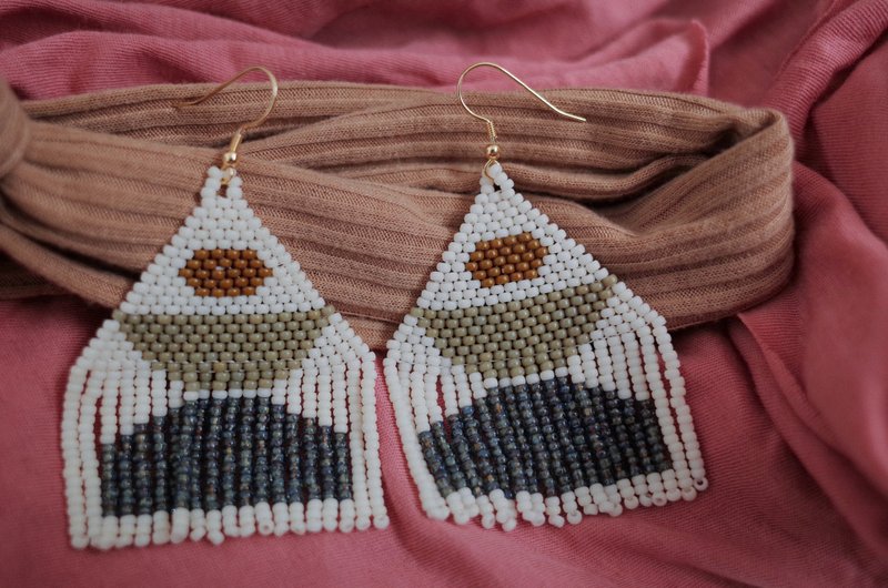 Semi-circular beaded earrings (turnable ear clips)