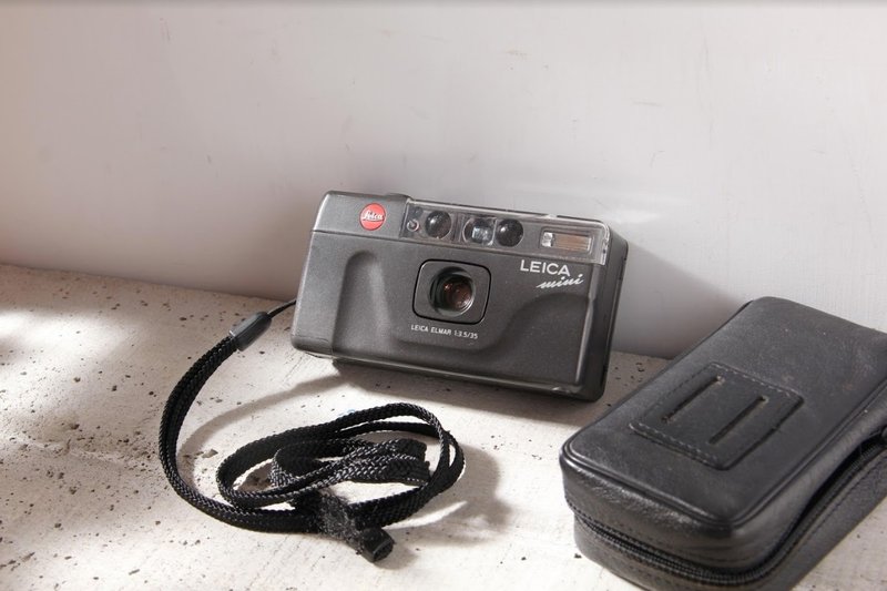 【星期天古董相機】Leica mini 35mm F3.5 傻瓜底片機 黑色