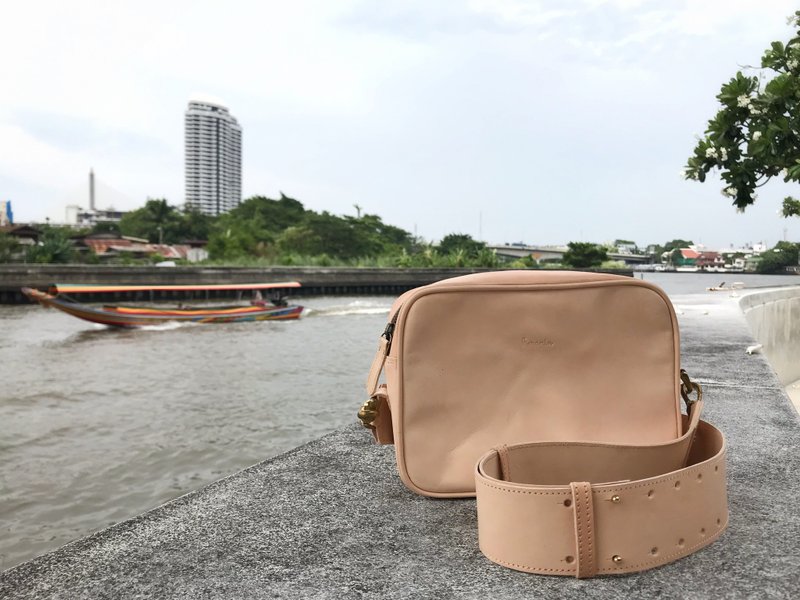 Tab crossbody in Bridle Leather