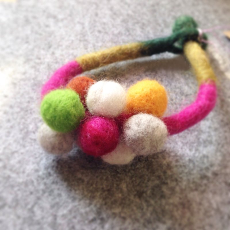 Color ball ball Wool Shake bracelet