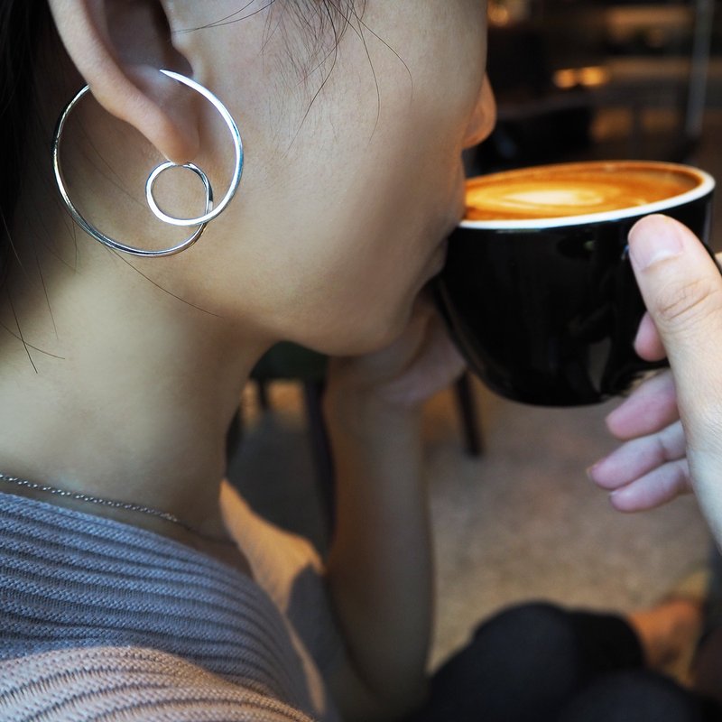 circle earring_圈圈耳骨環 沒耳洞 耳環 耳夾 訂製 925銀 - 耳環/耳夾/耳骨夾 - 銀 銀色