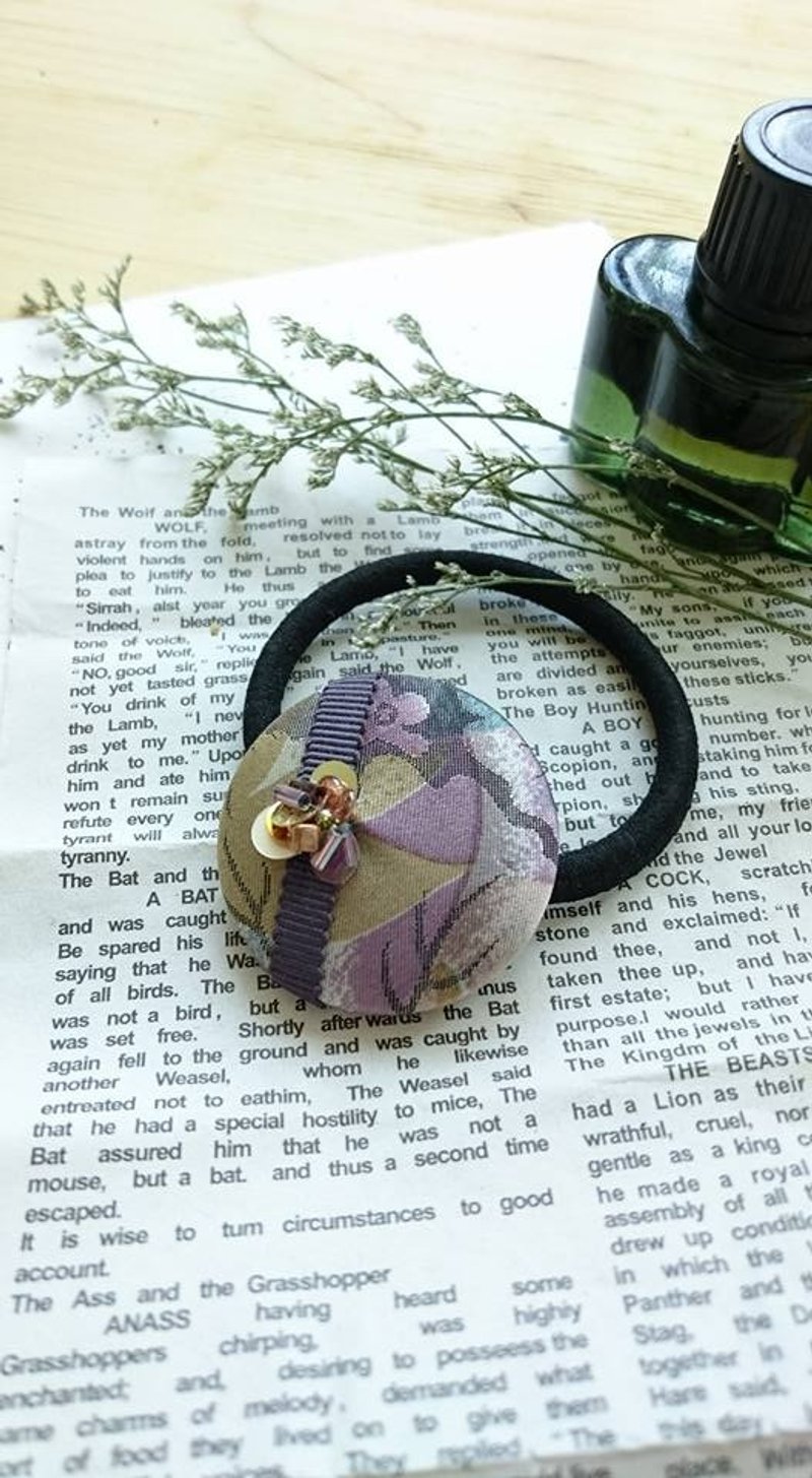 :: Venus Vintage Beaded Hair Accessories ::