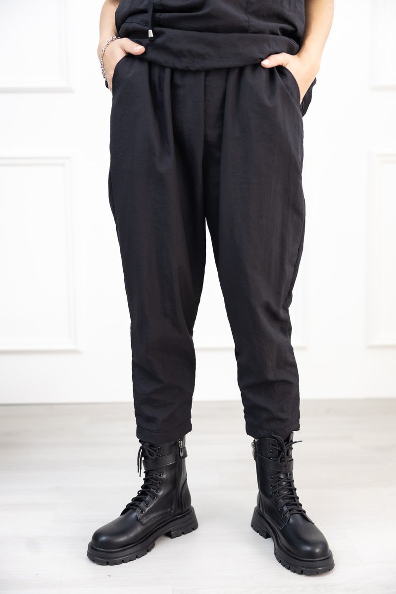 織帶褲腳八分褲 黑色 - 女長褲 - 其他材質 黑色