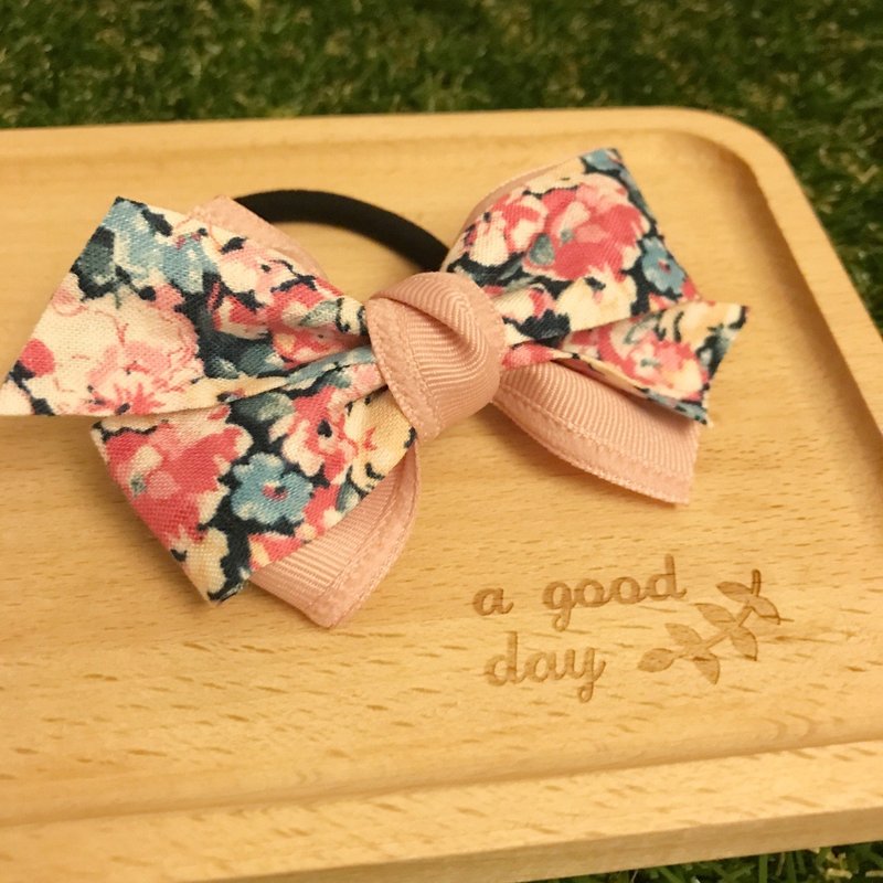 Two-tone flower hair bundle