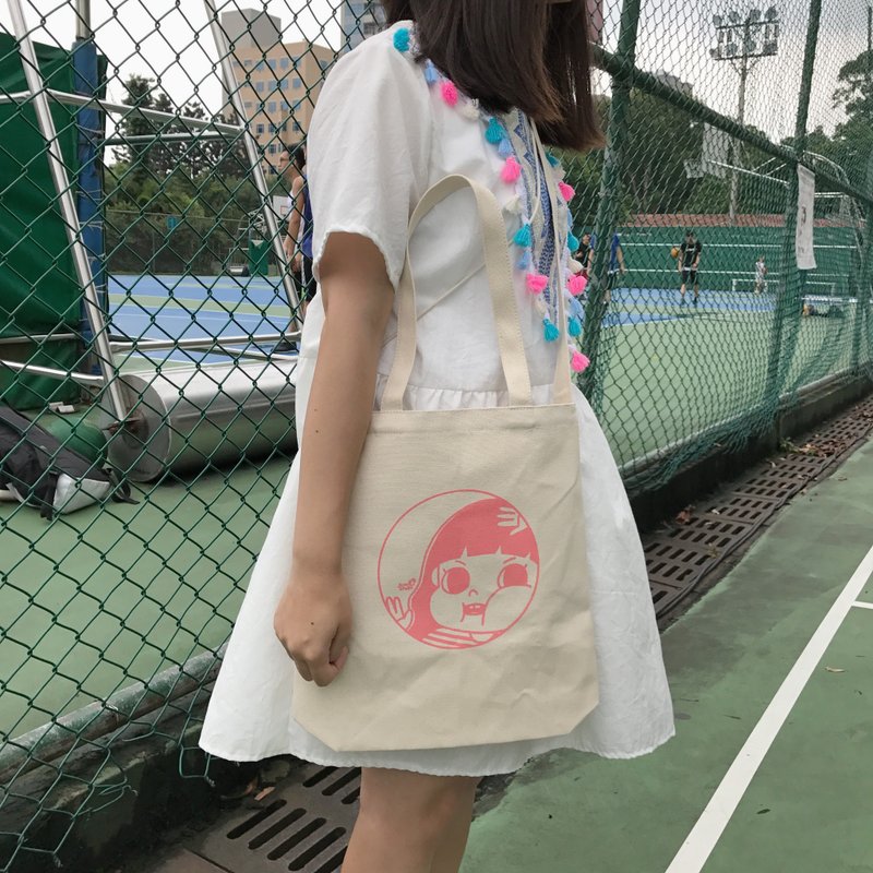 帆布袋 / 黏在牆上偷看你!