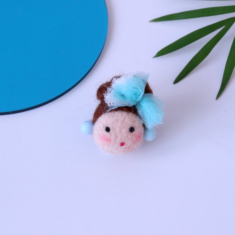 momoB Amy B Brooch