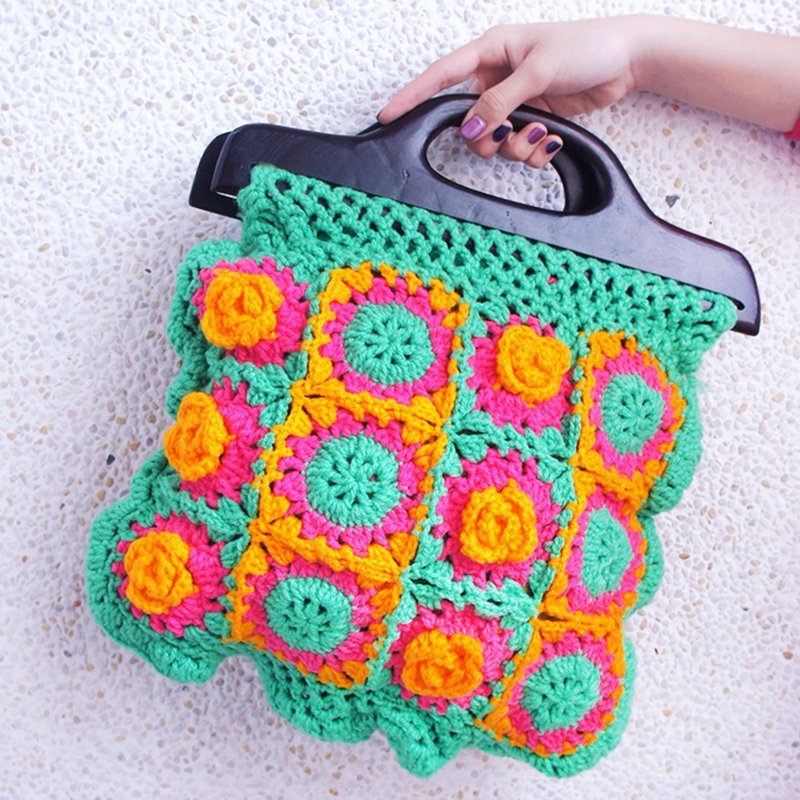 Woven wooden handle bag - green beauty PASSIONWORK