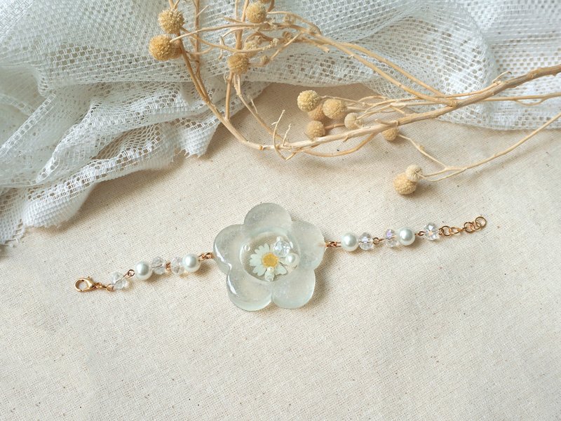 Daisy Bracelets with crystals and pearls