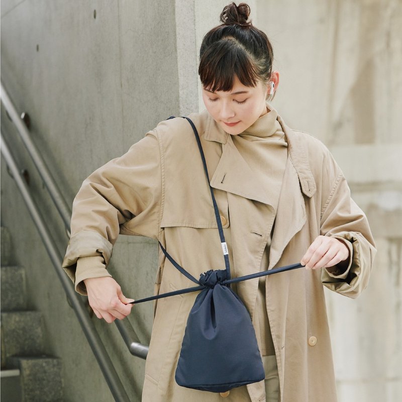 City系列 | 隨身索繩小包 JERRY (鐵灰) 斜背包側背包手機袋 - 側背包/斜背包 - 尼龍 灰色