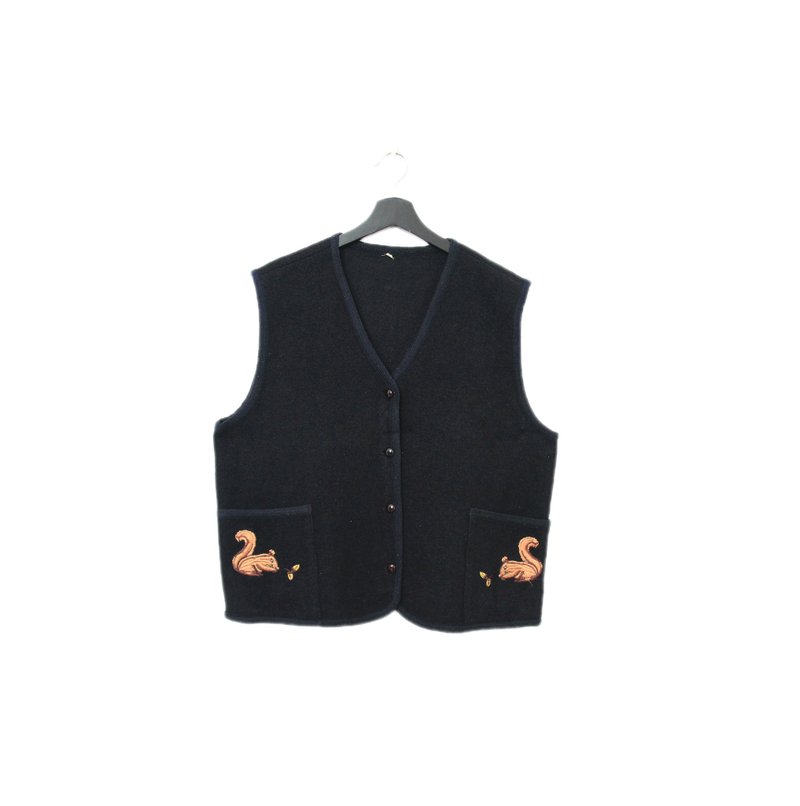Back to Green-復古毛料背心 黑底 可愛松鼠 v-03/sweater vest - 背心/無袖上衣 - 羊毛