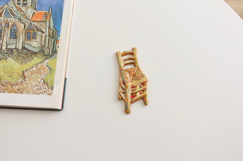 Ceramic Magnet Chair