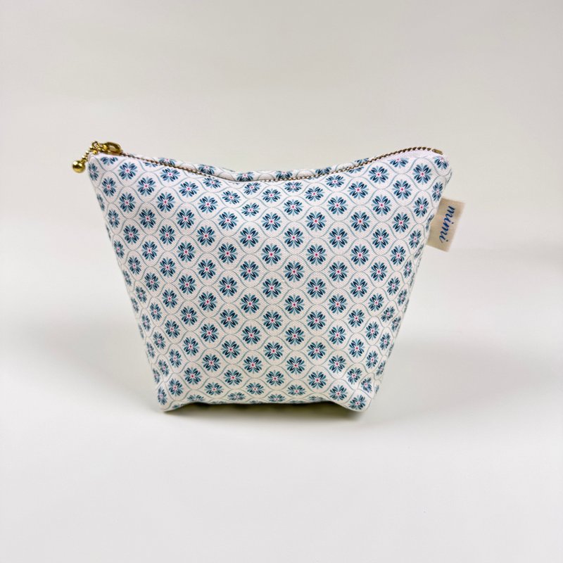 Floral 復古花朵 化妝包 - 化妝包/收納袋 - 棉.麻 多色