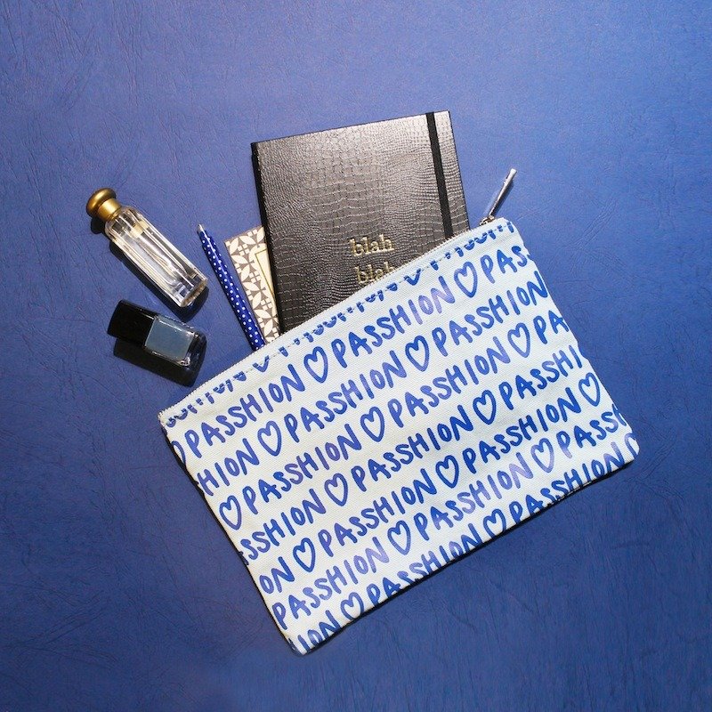 FULL OF PASSHION Envelope Clutch