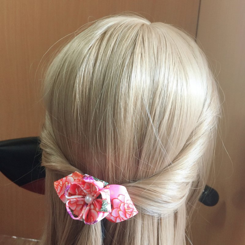 The bonsai small double-layered bow. Hair bundle / hair clip