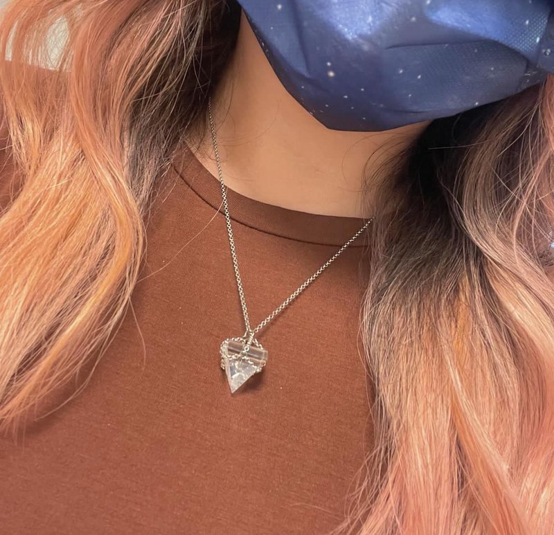 【Mini Floating Island】Little Pyramid Rose Quartz Necklace / Rose Gold