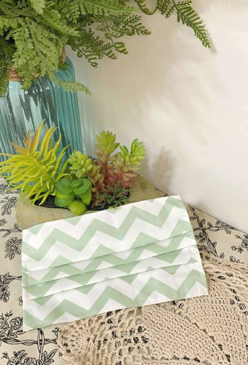 Scandinavian style light green wave pattern cute mask set / replacement / washable / protection